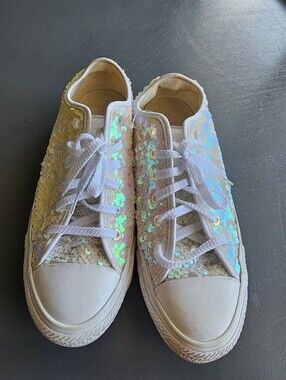 Womens White Sequin Converse Tennis Shoes NWOB sz 8